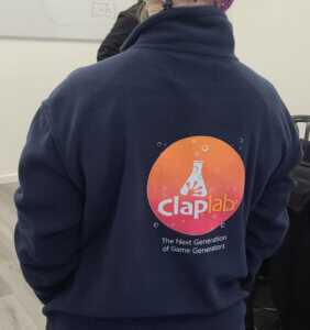 חולצת מחולל משחקים ClapLab